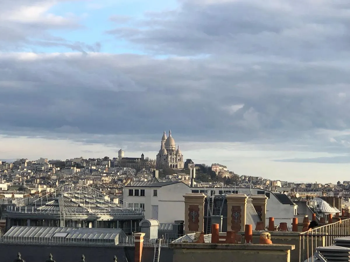 Duplex Apartment With Amazing Views Paris